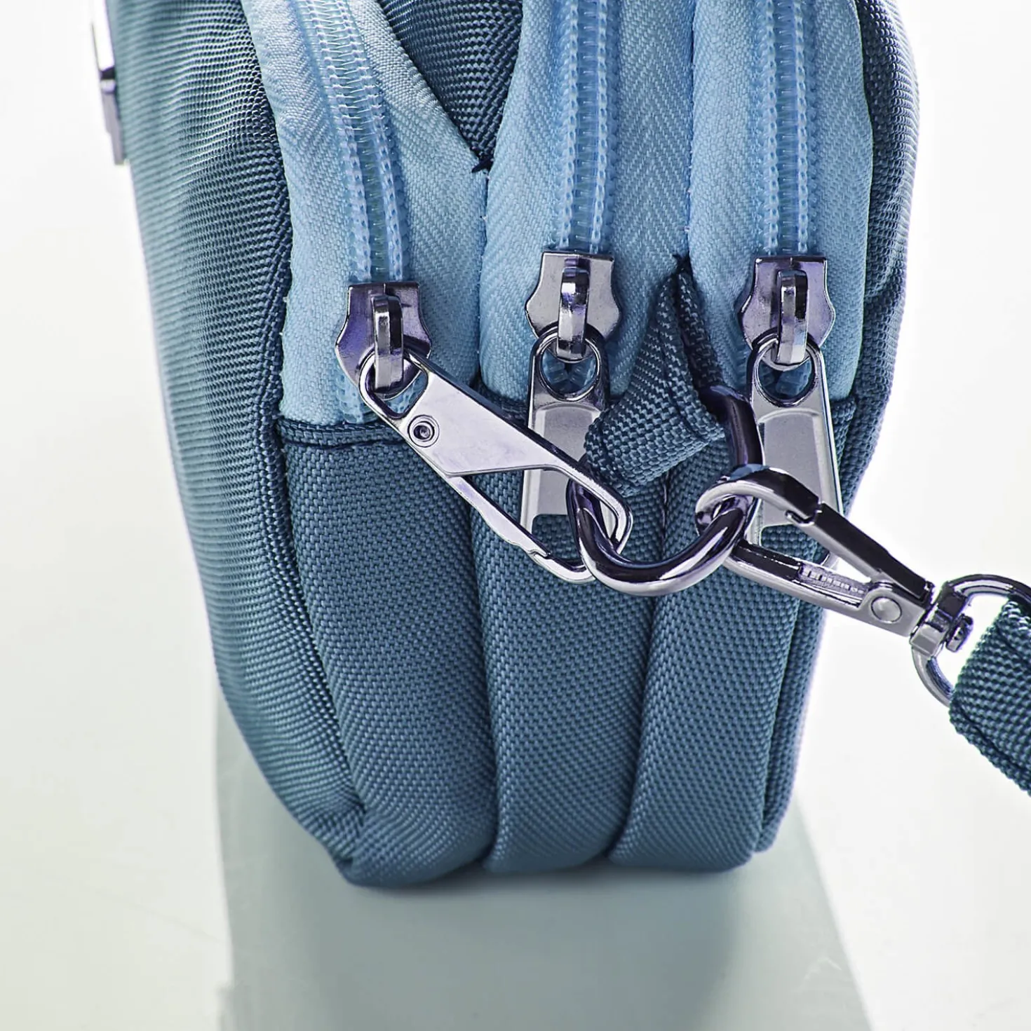 Handtasche "Raja" mit RFID-Schutz blau Amélie di Santi