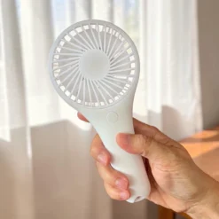 Handventilator mit Standfuß