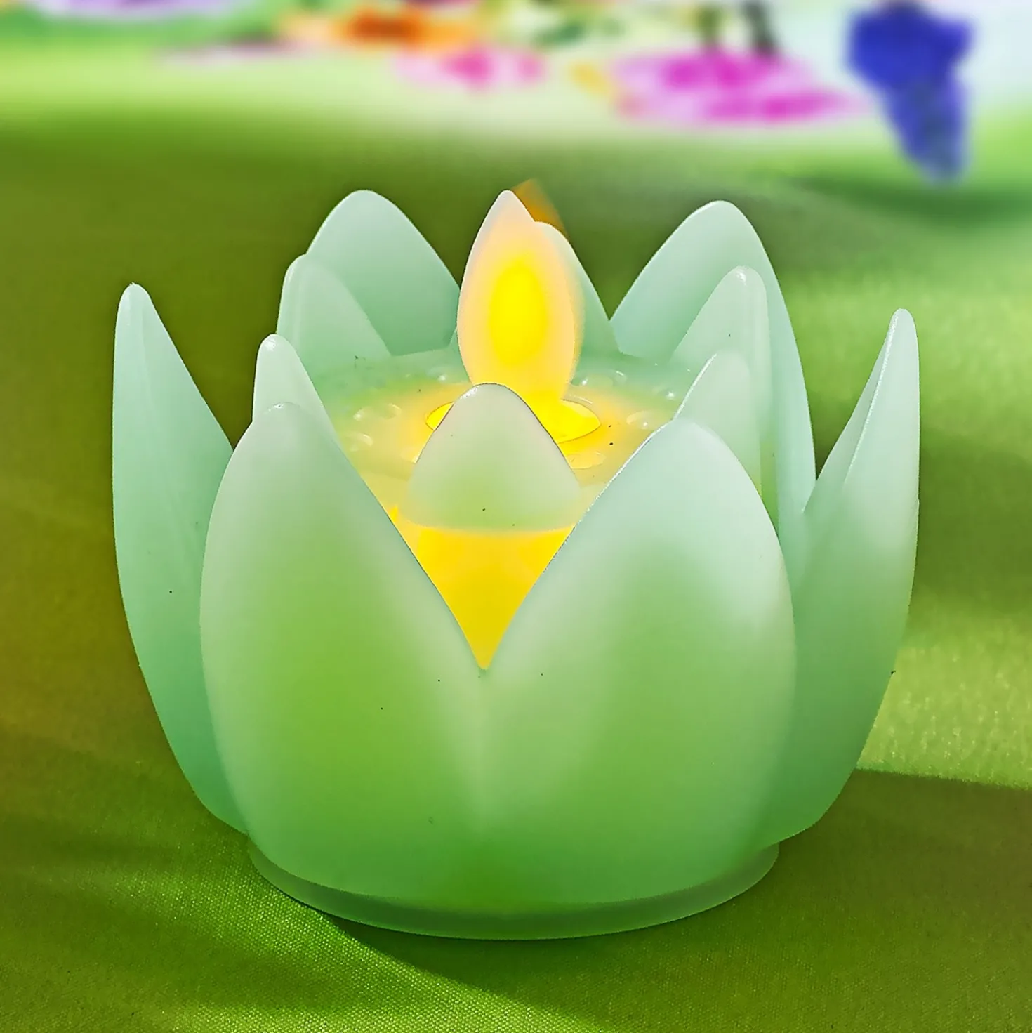 LED Teelicht "Blüte" grün