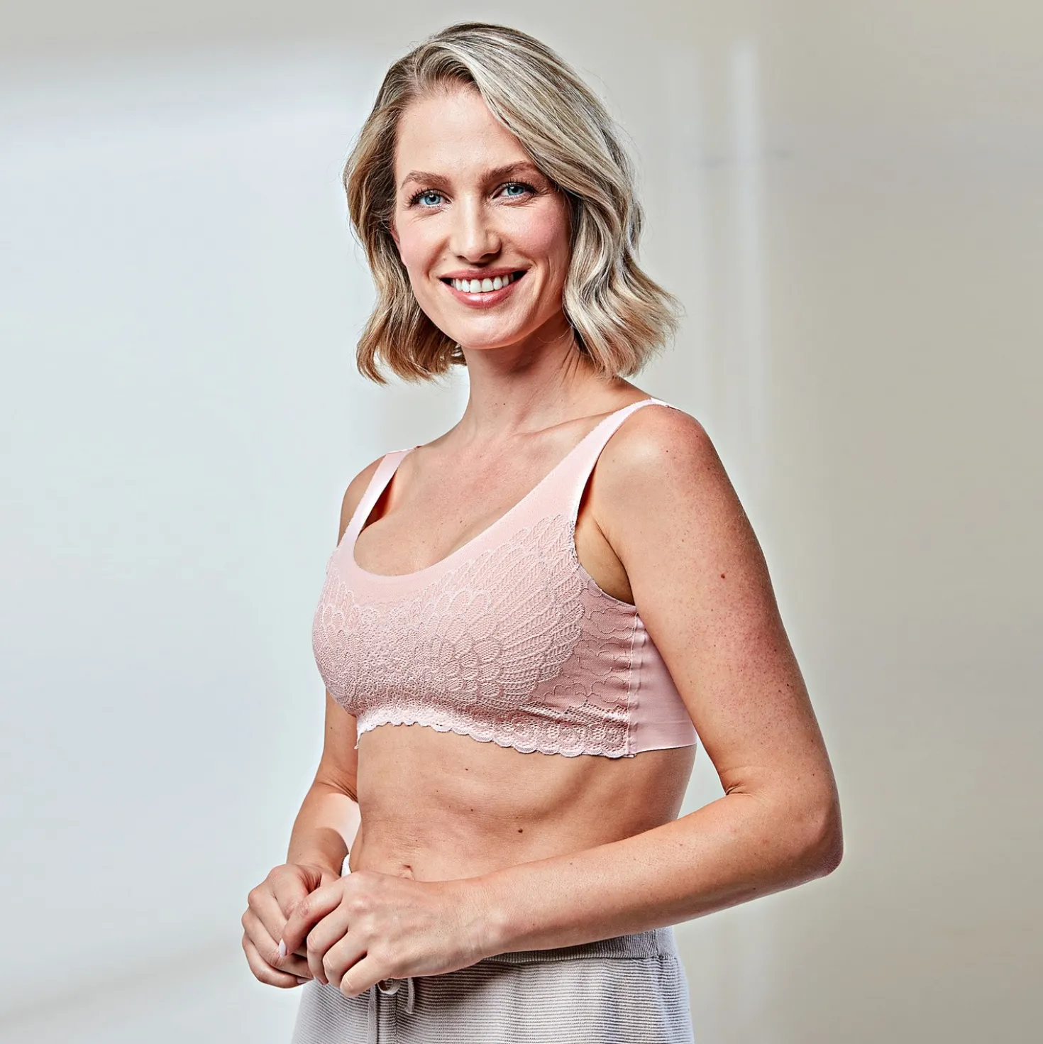 Spitzen-BH nahtlos grün + haut + rose 3er-Set