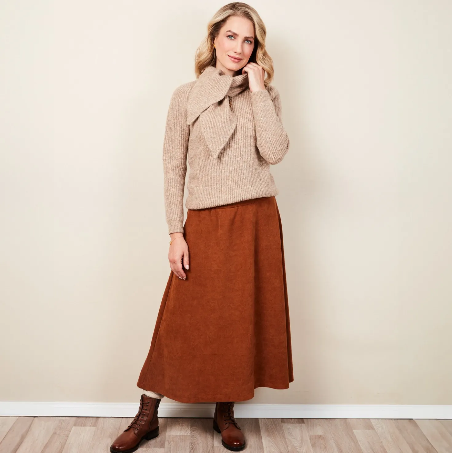 Strickpullover mit Schalkragen beige