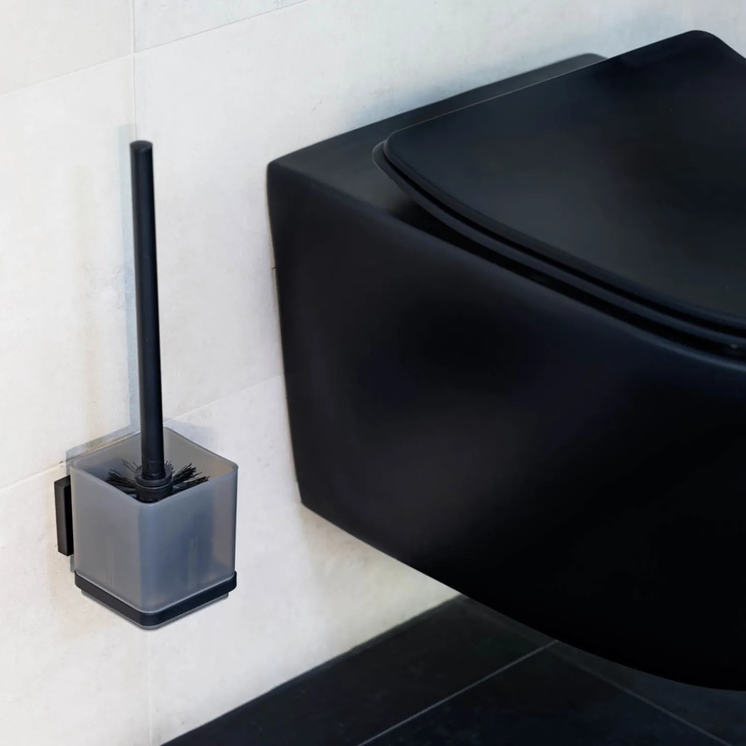 WC-Garnitur „Quadro“ Schwarz Vacuum-Loc® WENKO